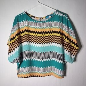 Buttons patterned short sleeve top size small